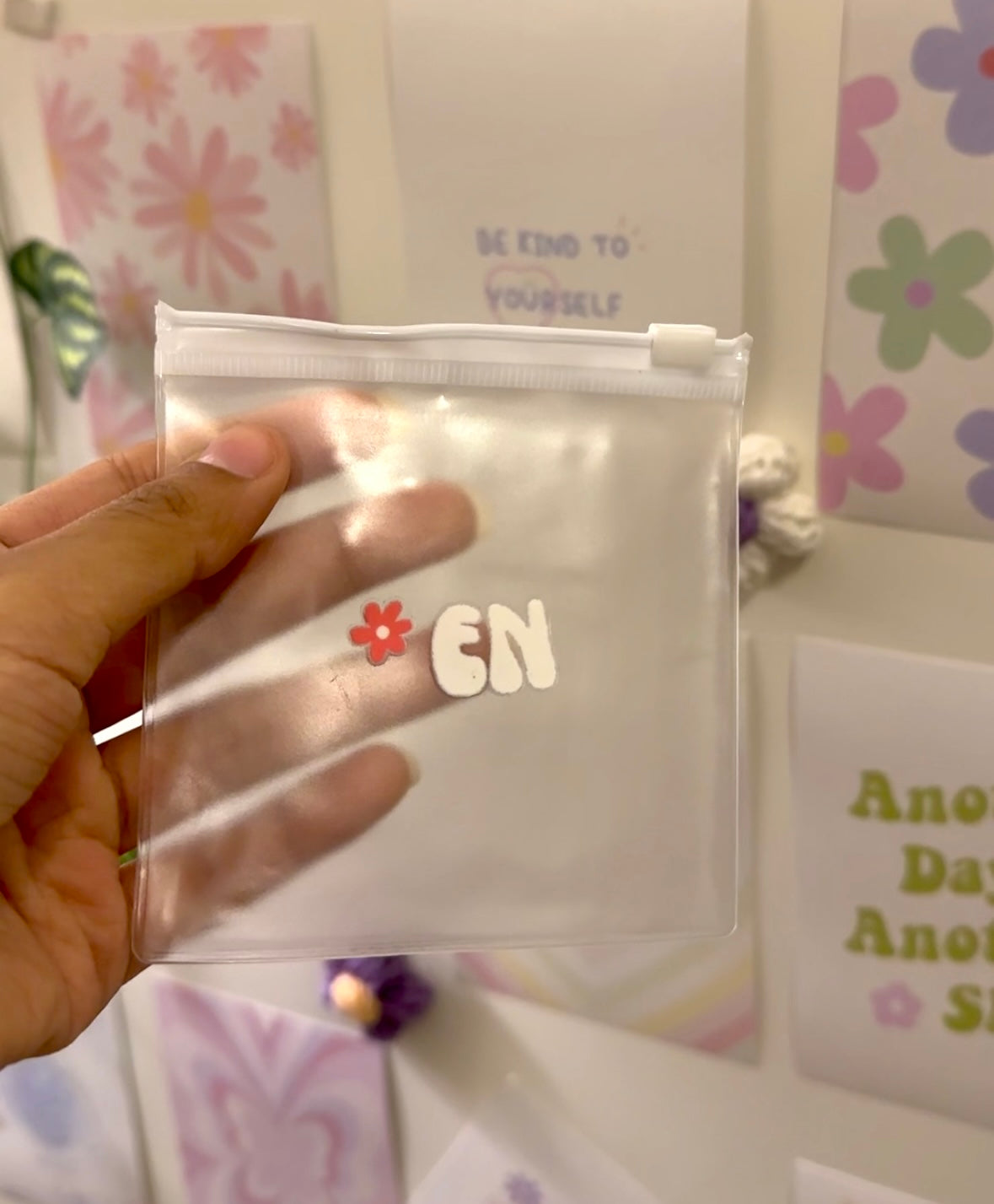 Frosted Jewelry Pouch (White Head) - Multicolour Print